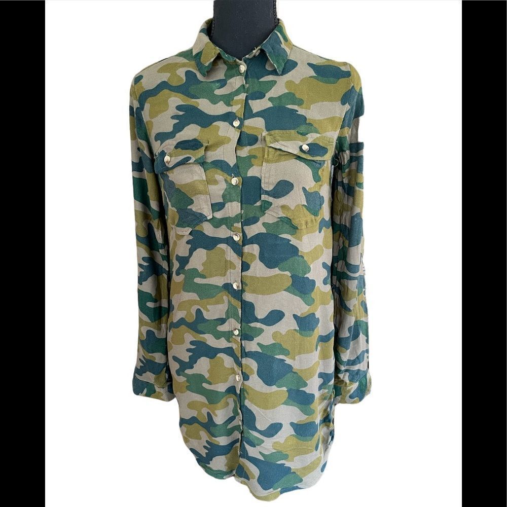Divided by H & M green camouflage button front tunic length top, size 2.